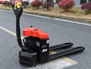 What is the composition and function of ultrasonic plastic welding machine